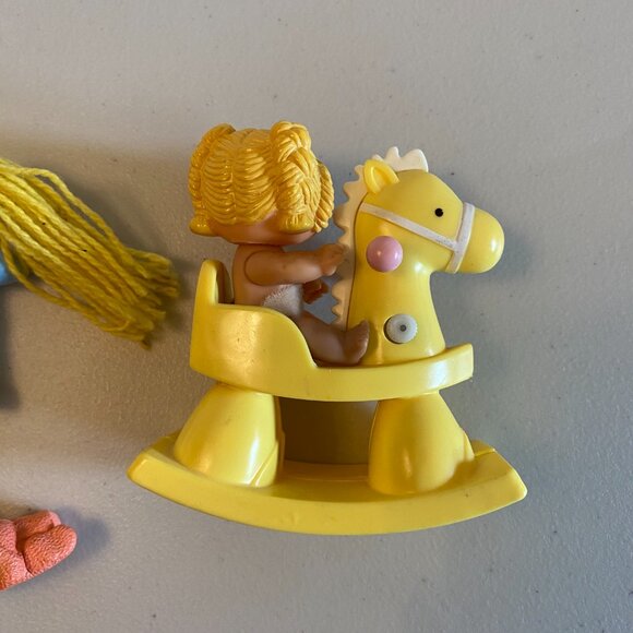 Lot of 5 VTG Cabbage Patch Kids Figures 1980s Toys Minis PVC Girl PJs Baby Horse - Picture 6 of 15